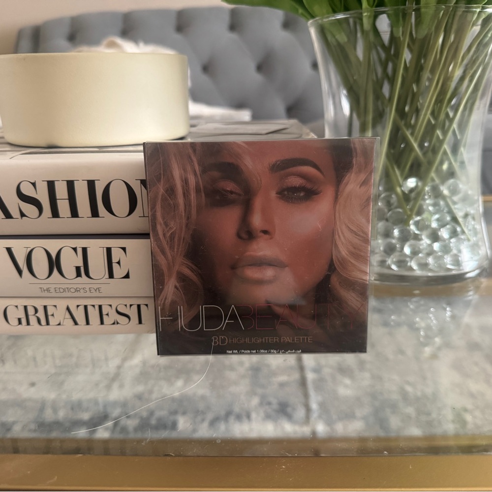 Huda Beauty 3D Highlighter Palette - Pink Sands